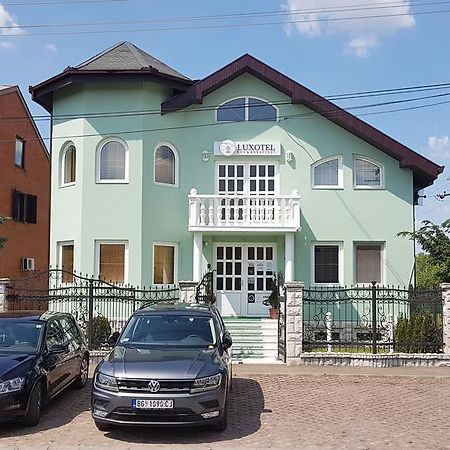 Guest House Luxotel Zrenjanin Exterior photo