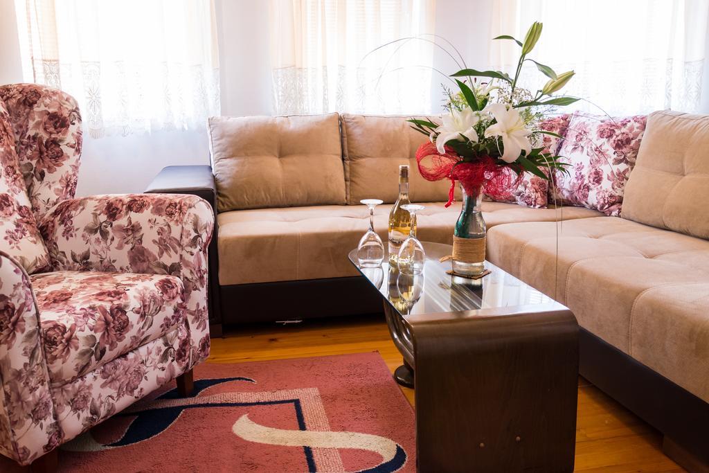 Guest House Luxotel Zrenjanin Exterior photo
