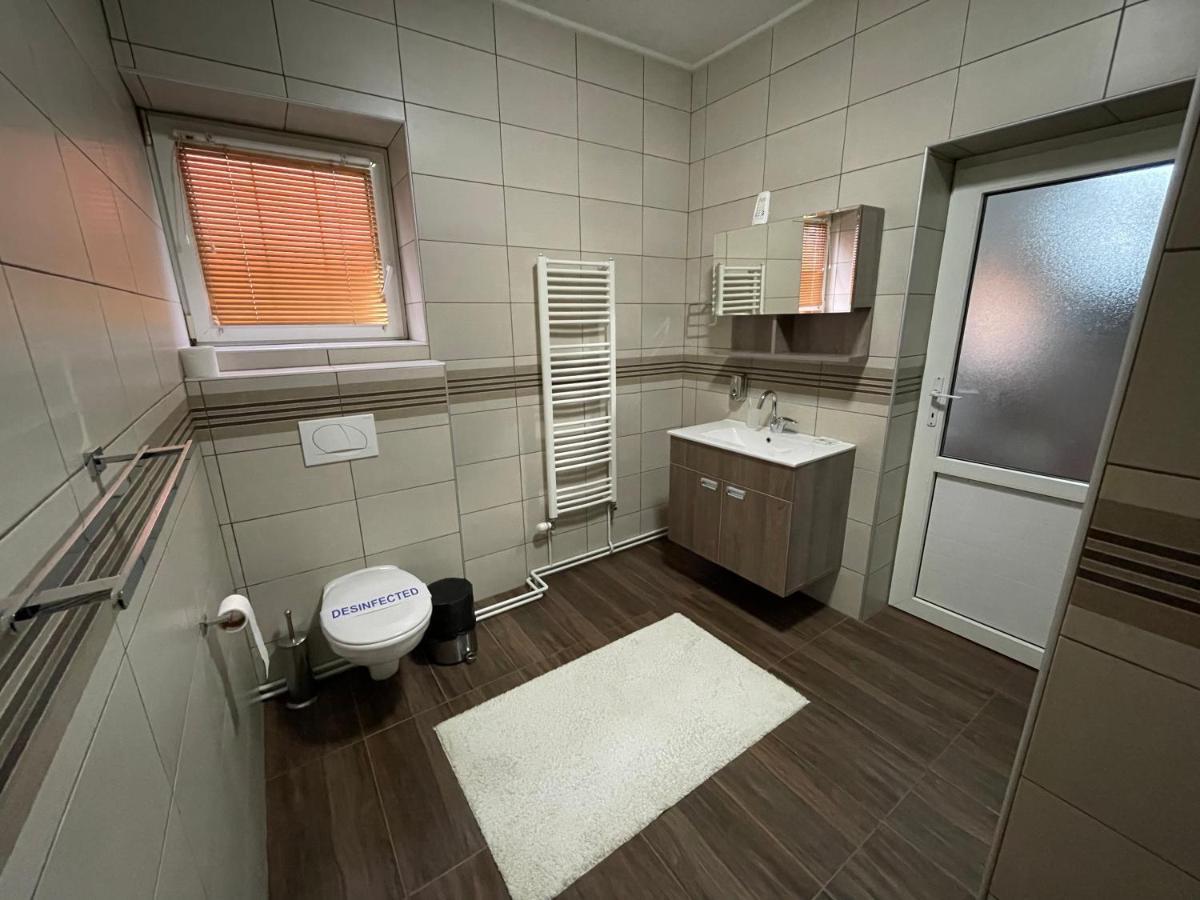 Guest House Luxotel Zrenjanin Exterior photo