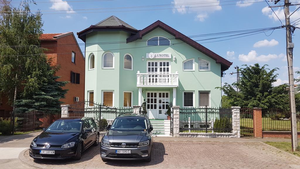 Guest House Luxotel Zrenjanin Exterior photo