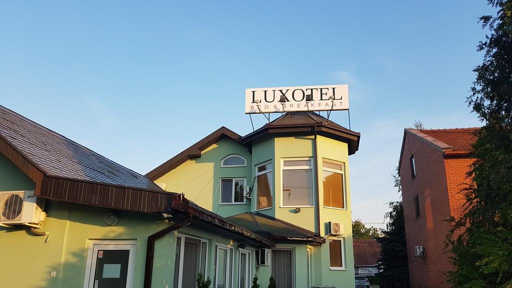 Guest House Luxotel Zrenjanin Exterior photo